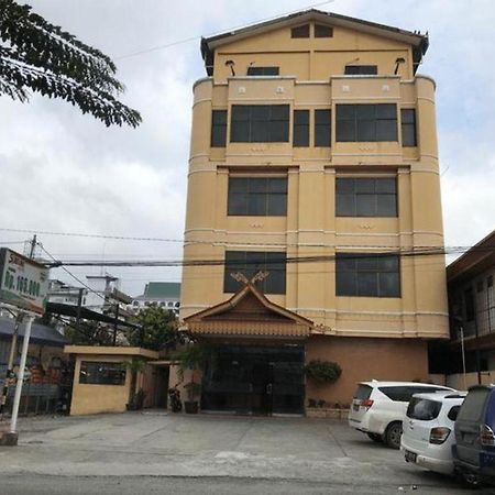 Sabrina Hotel Sisingamangaraja Pekanbaru Ngoại thất bức ảnh