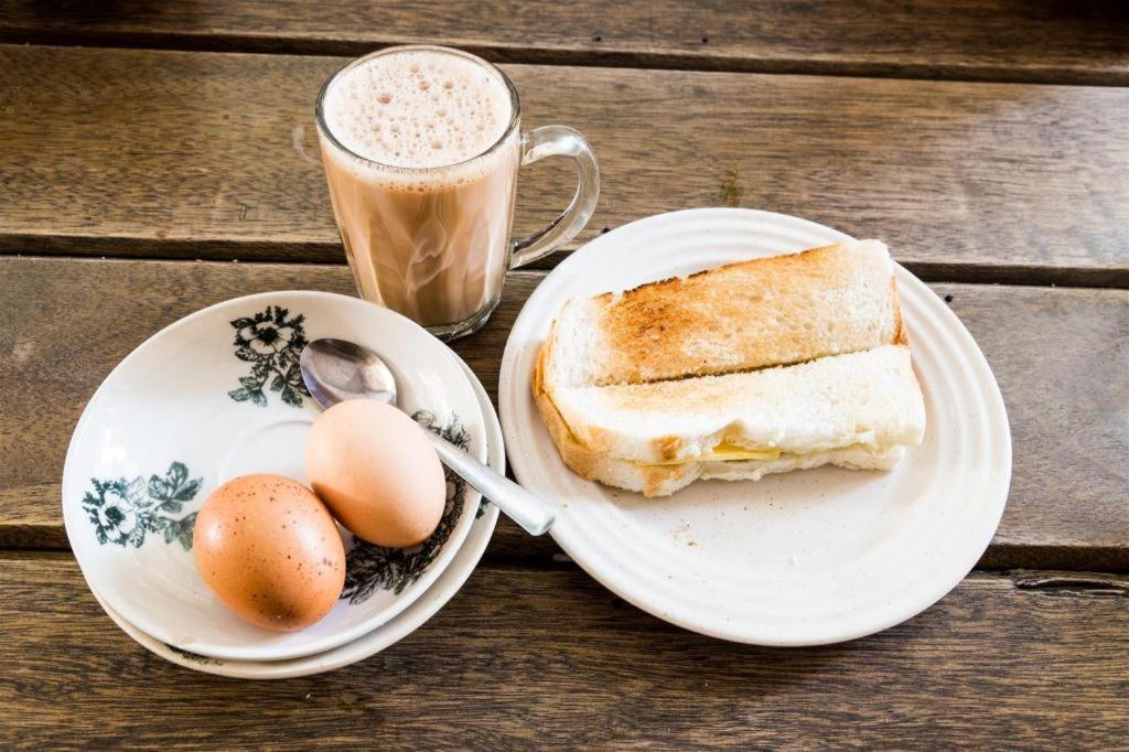 Sabrina Hotel Sisingamangaraja Pekanbaru Ngoại thất bức ảnh
